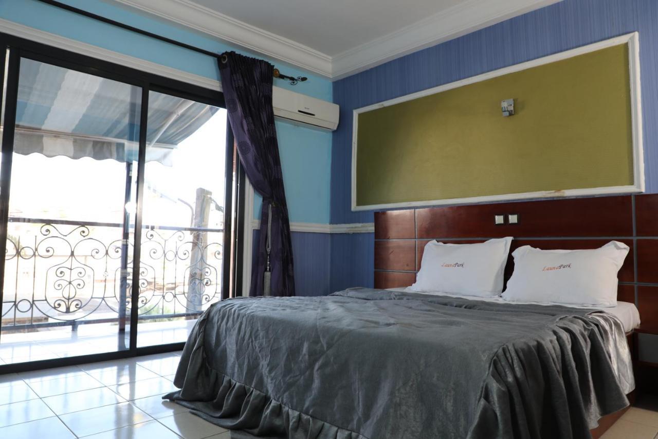 Launapark Residence Douala Exterior photo