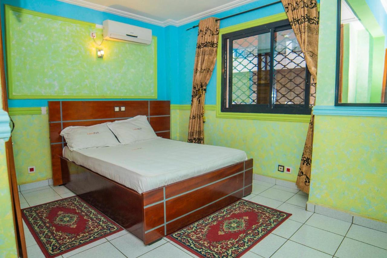 Launapark Residence Douala Exterior photo